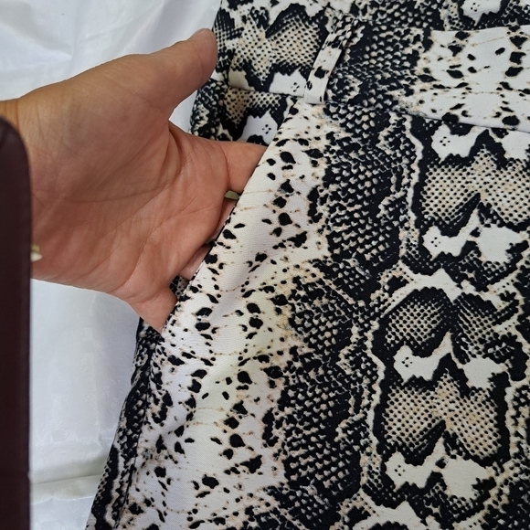 JULES & Leopold Pull on Kick Flare Capri Snakeskin - Picture 5 of 13